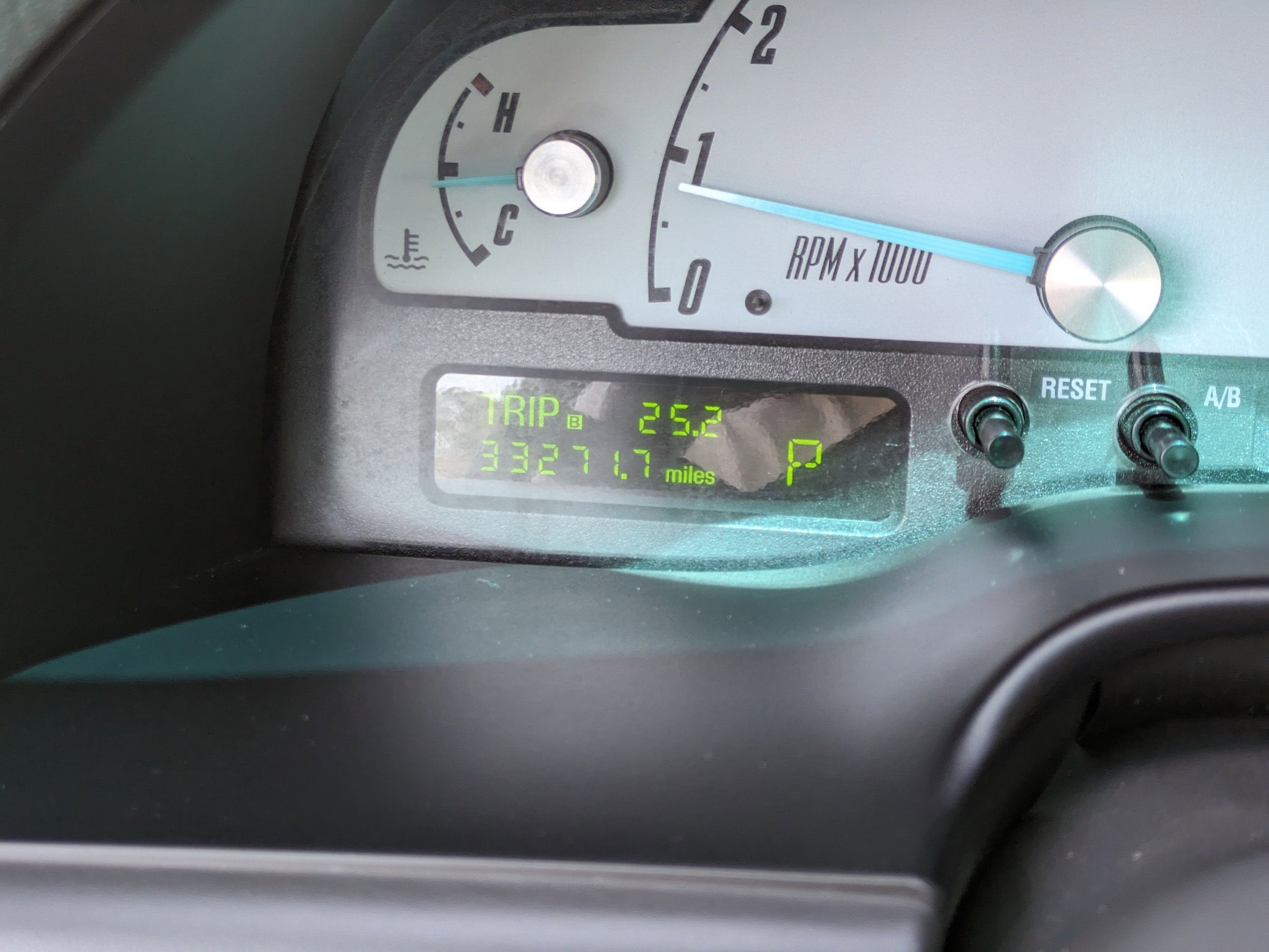 2002 Ford Thunderbird w/Hardtop Deluxe