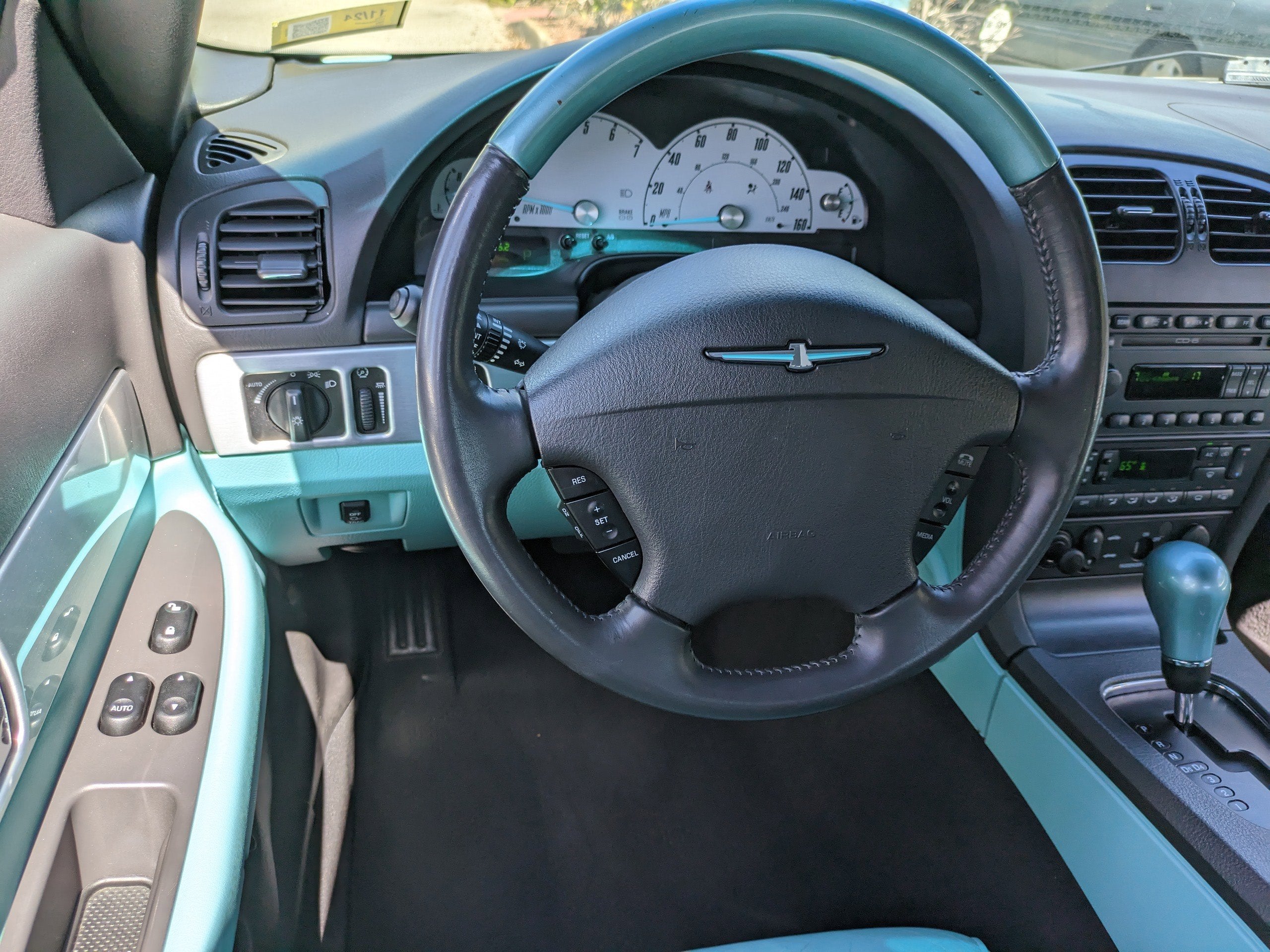 2002 Ford Thunderbird w/Hardtop Deluxe