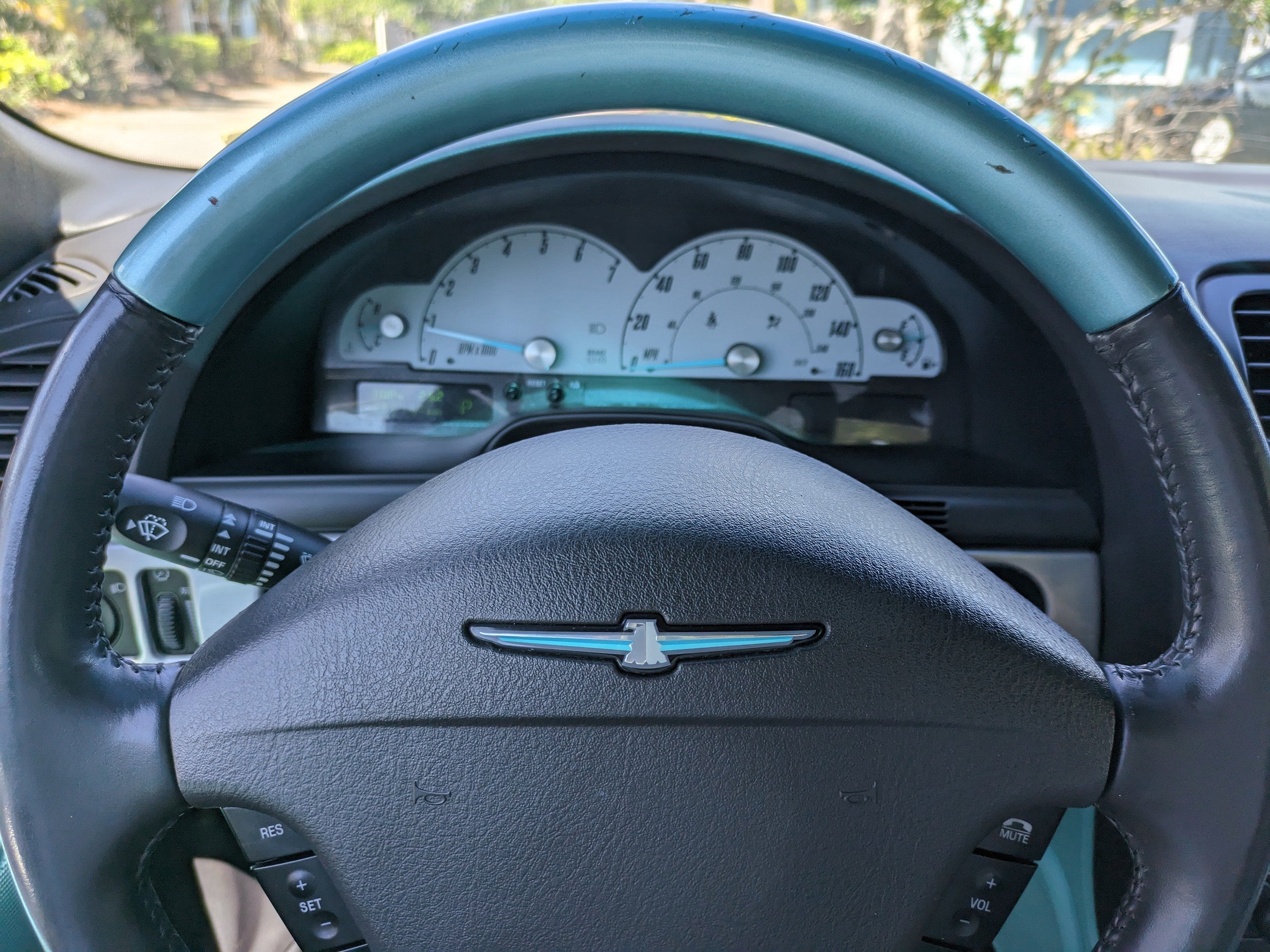 2002 Ford Thunderbird w/Hardtop Deluxe