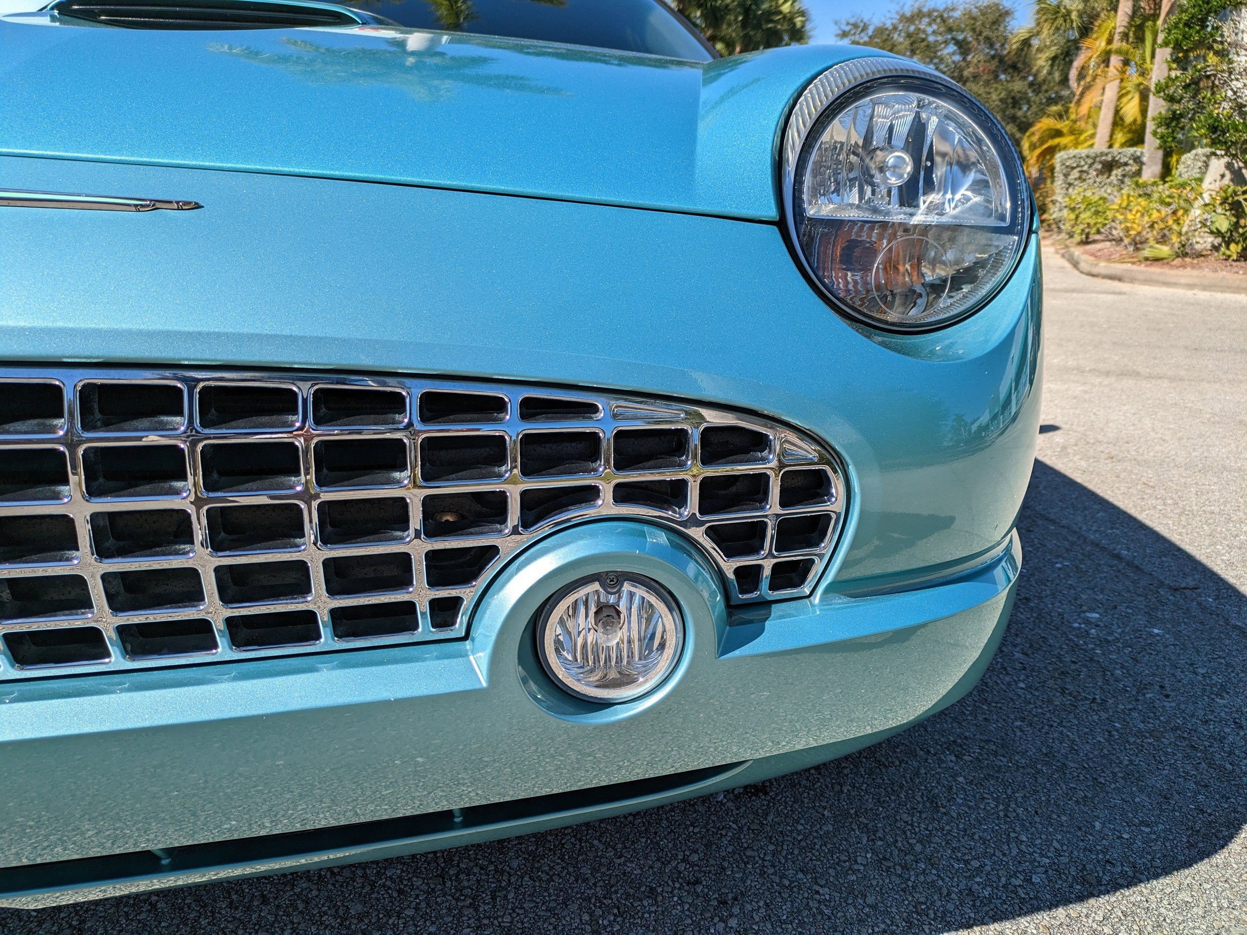 2002 Ford Thunderbird w/Hardtop Deluxe