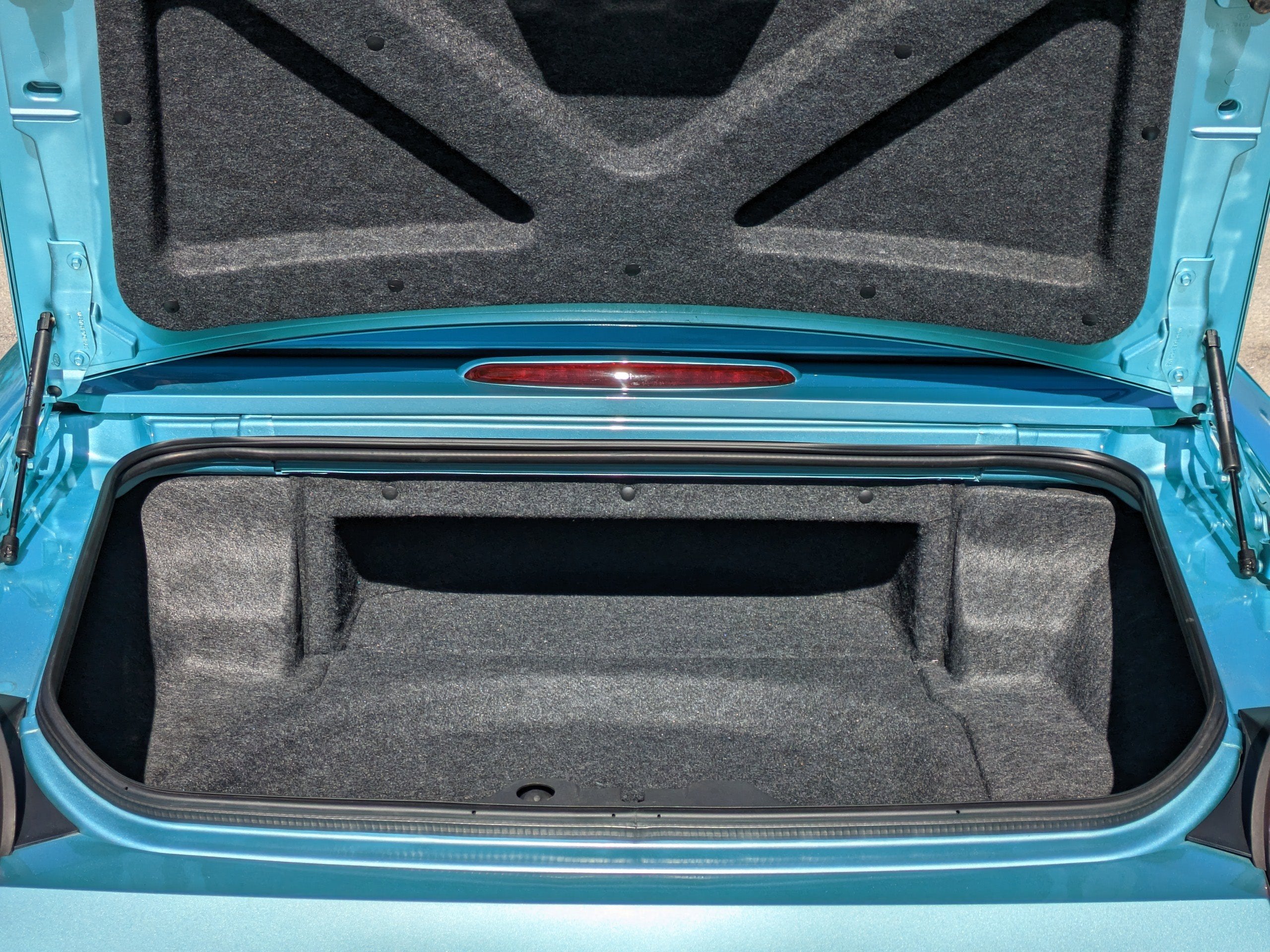 2002 Ford Thunderbird w/Hardtop Deluxe