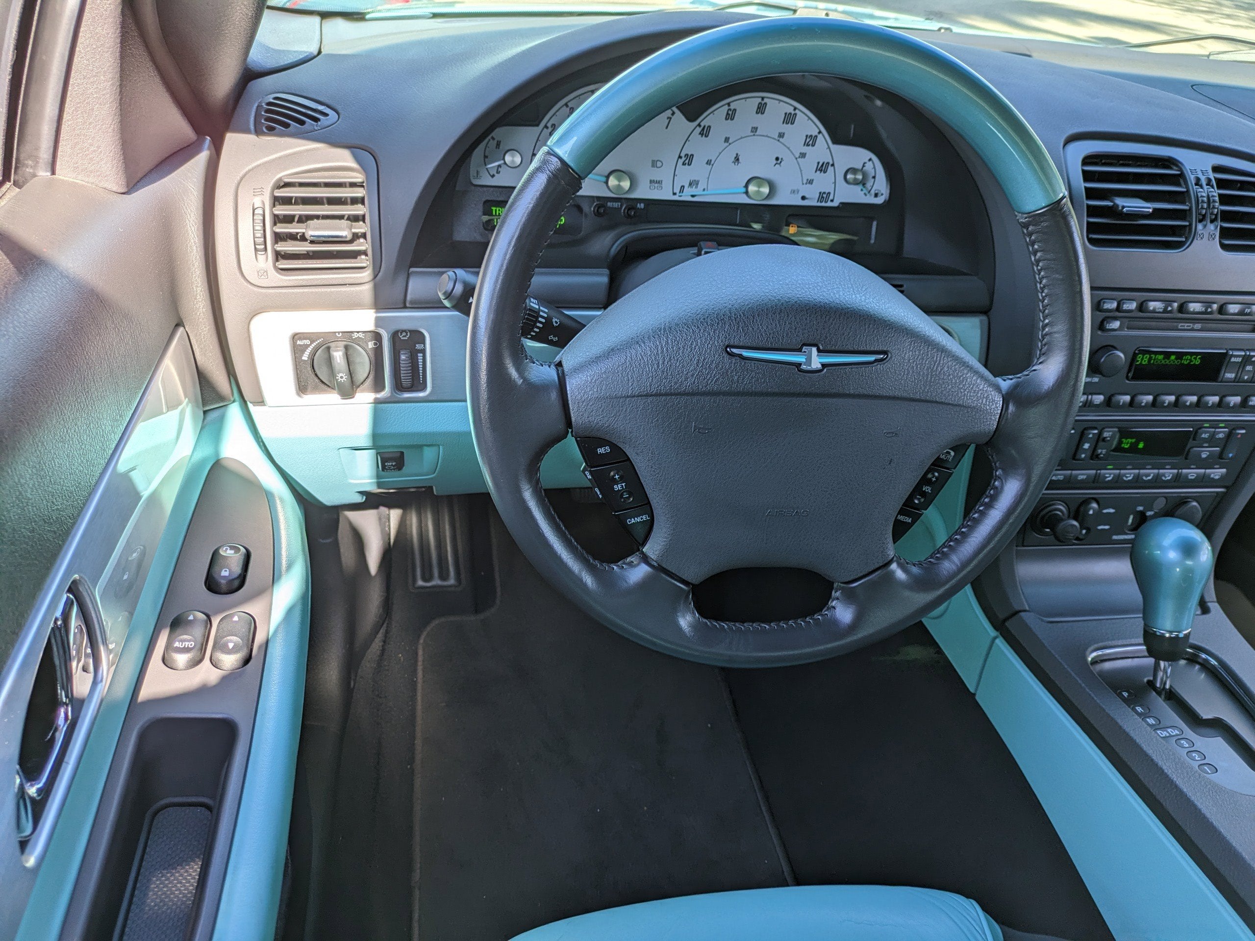 2002 Ford Thunderbird w/Hardtop Deluxe