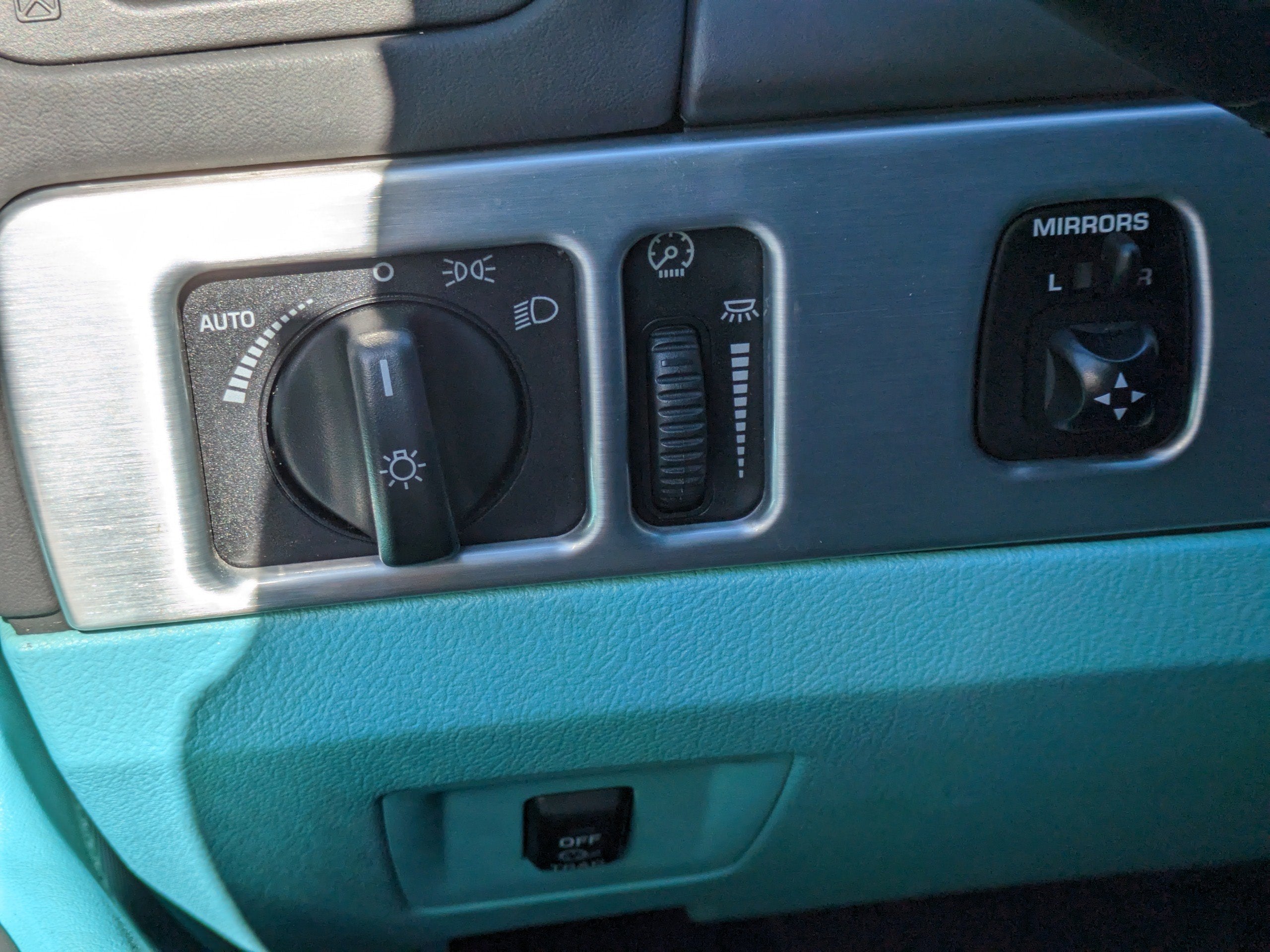 2002 Ford Thunderbird w/Hardtop Deluxe