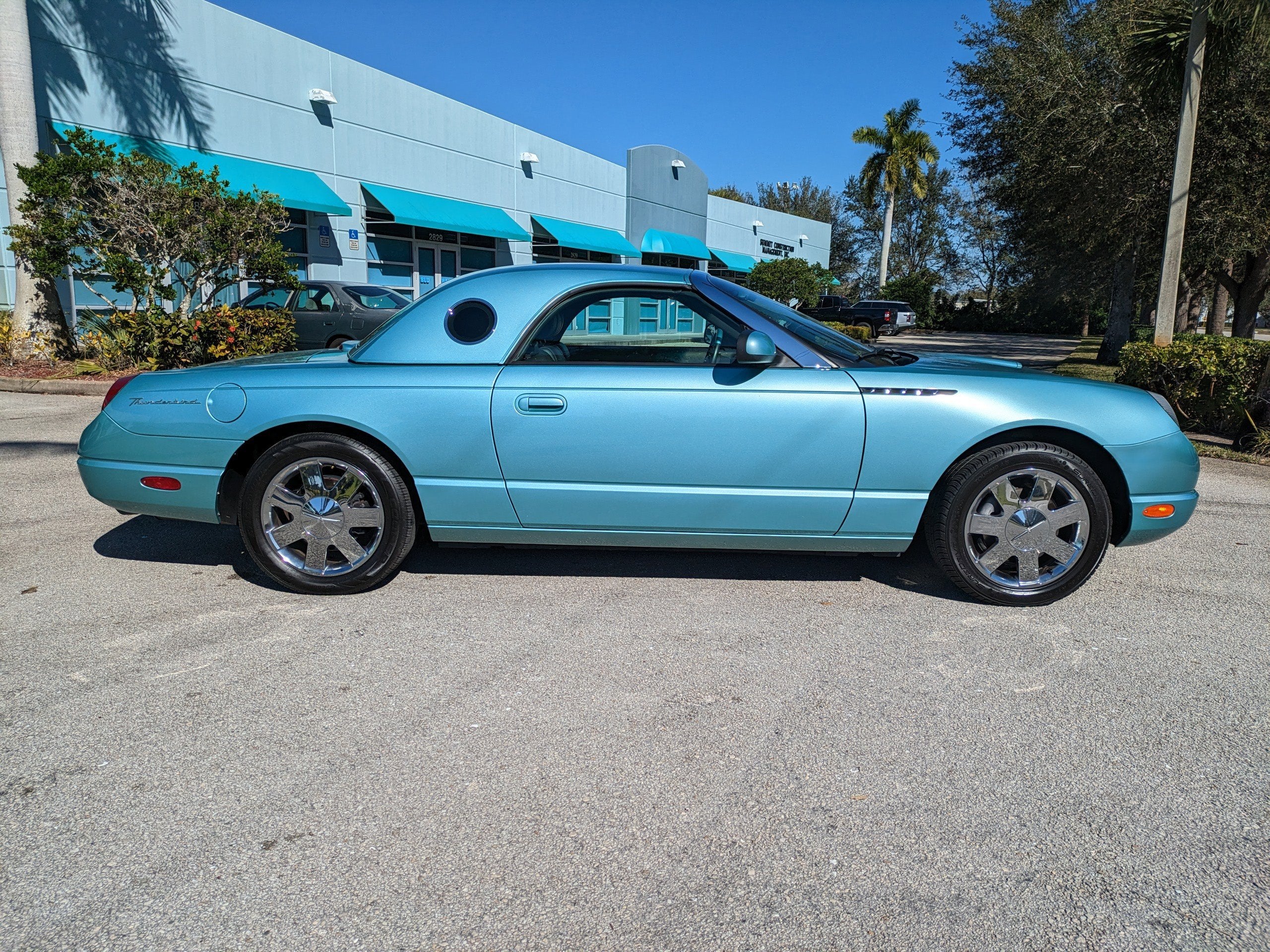 2002 Ford Thunderbird w/Hardtop Deluxe