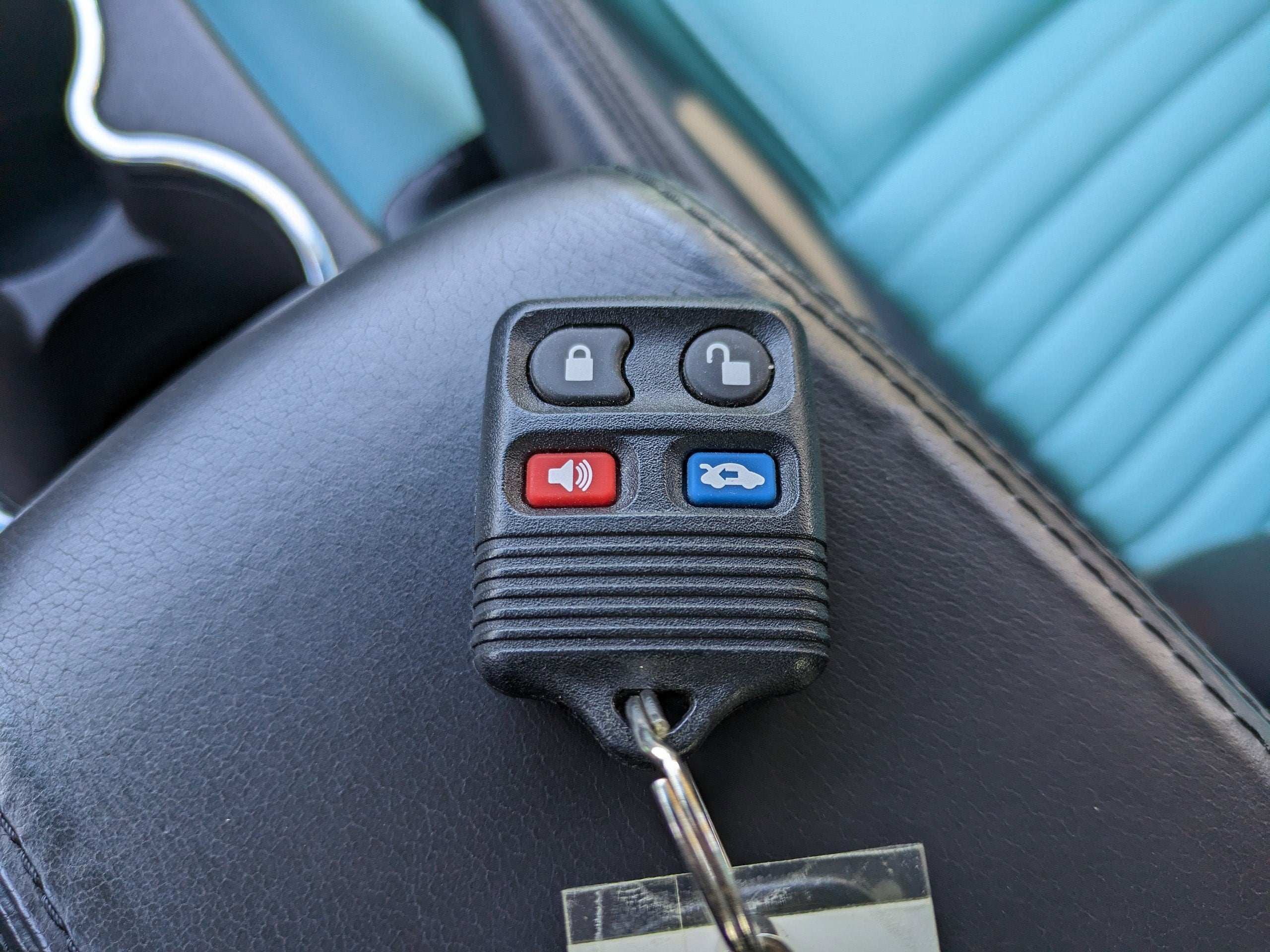 2002 Ford Thunderbird w/Hardtop Deluxe