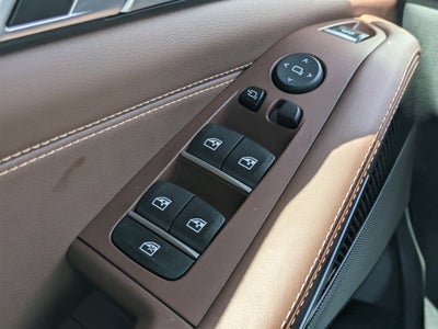 2025 BMW X5 M60i
