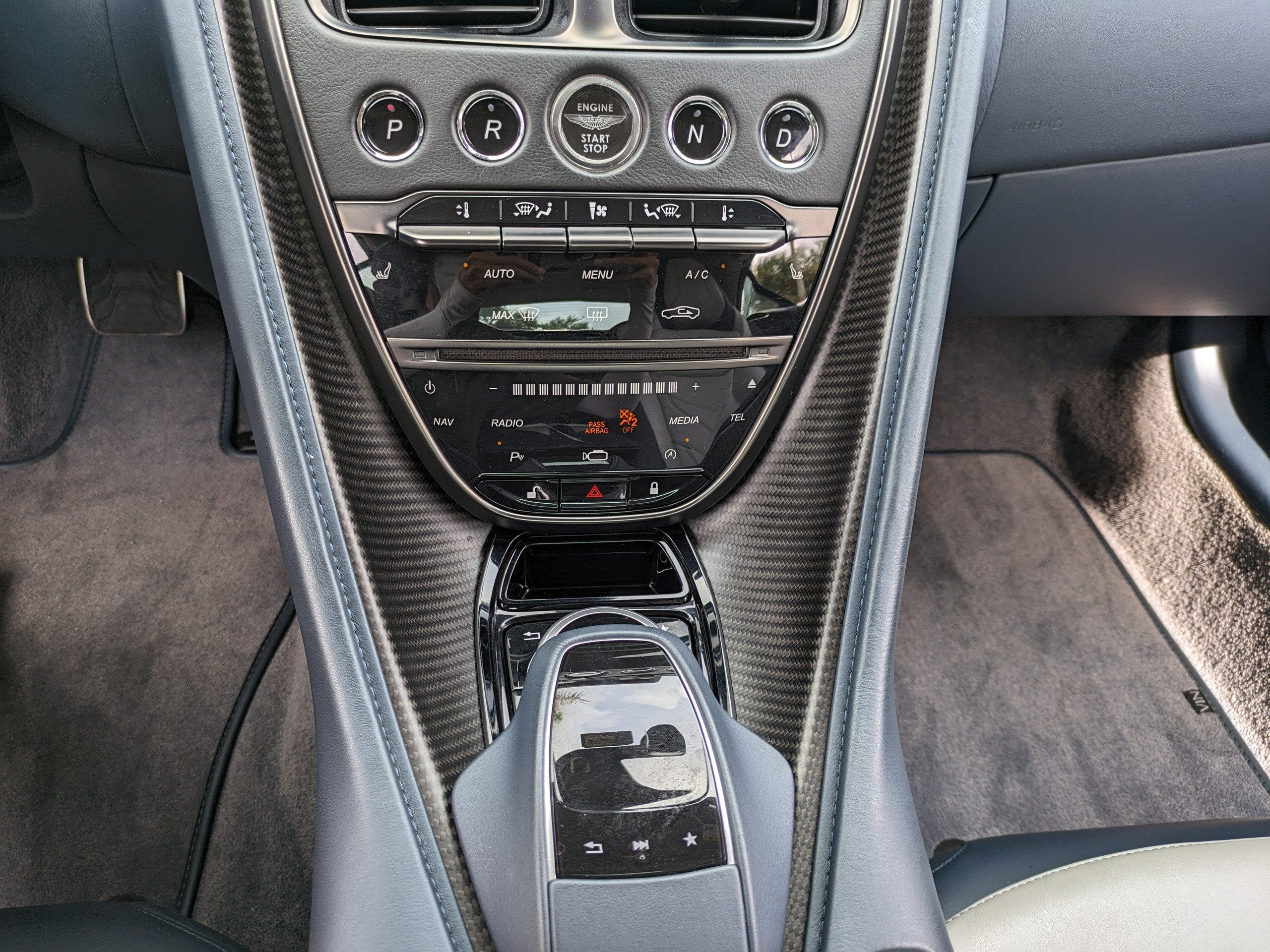 2020 Aston Martin DBS Superleggera