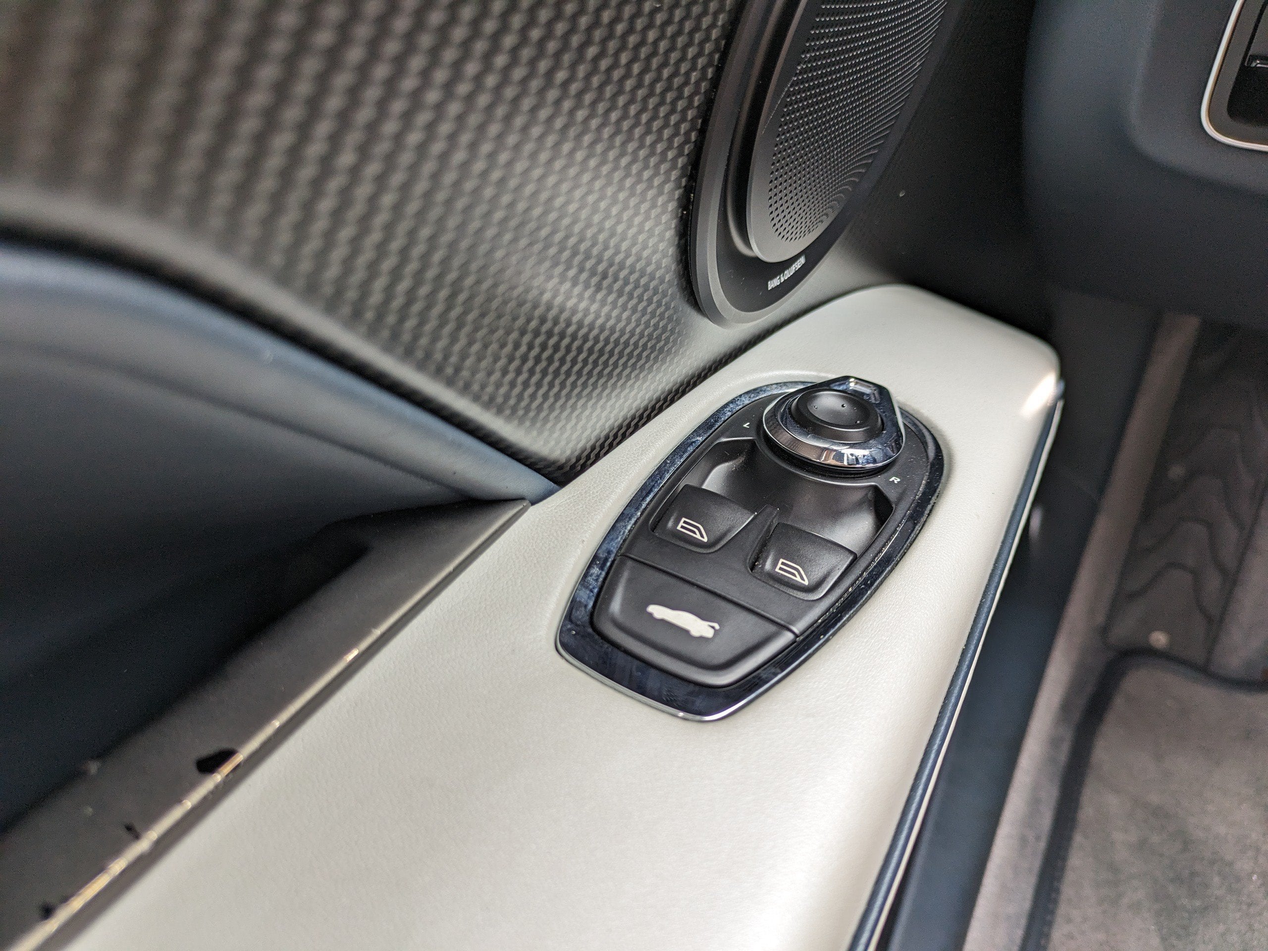 2020 Aston Martin DBS Superleggera