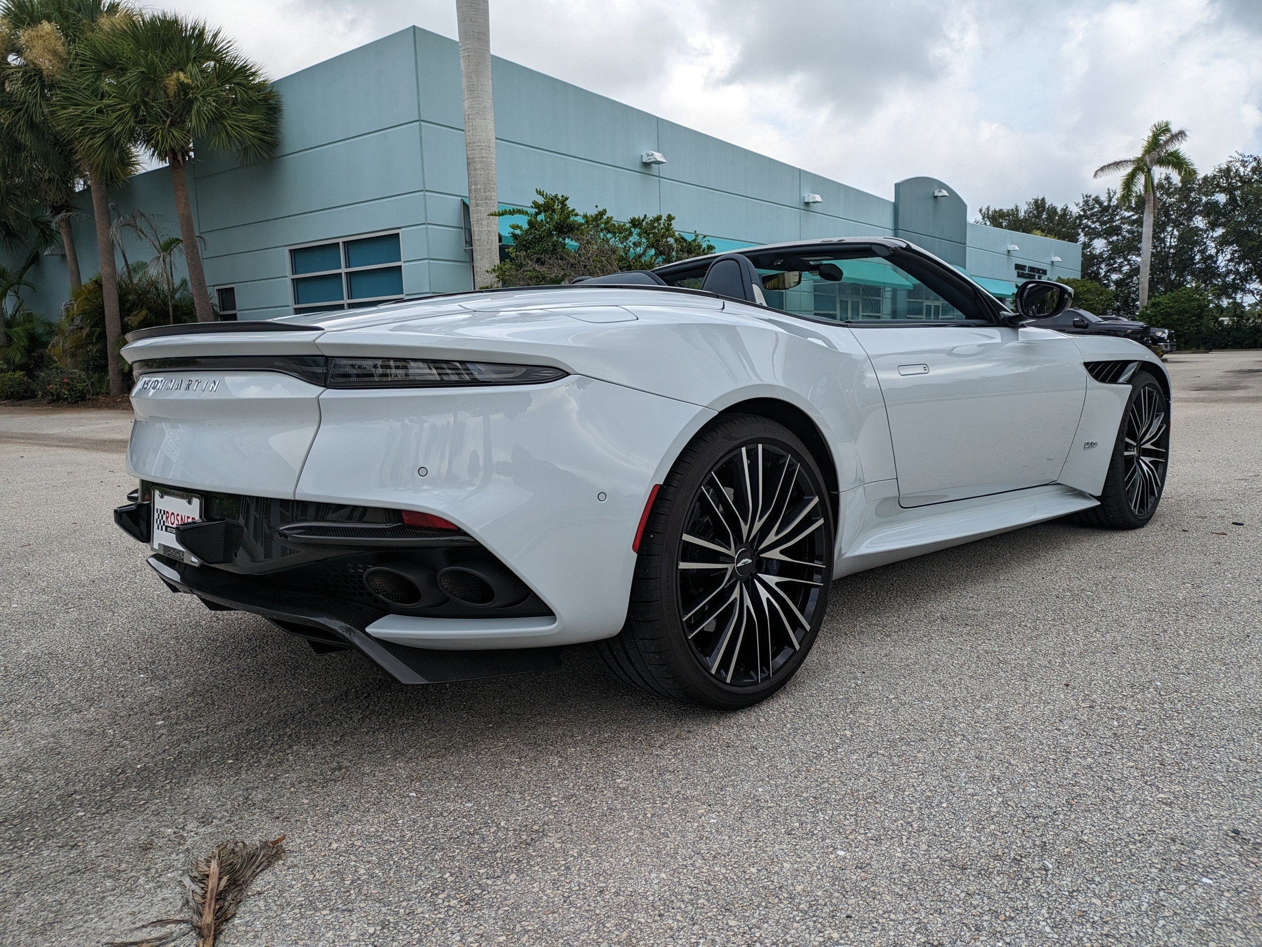2020 Aston Martin DBS Superleggera