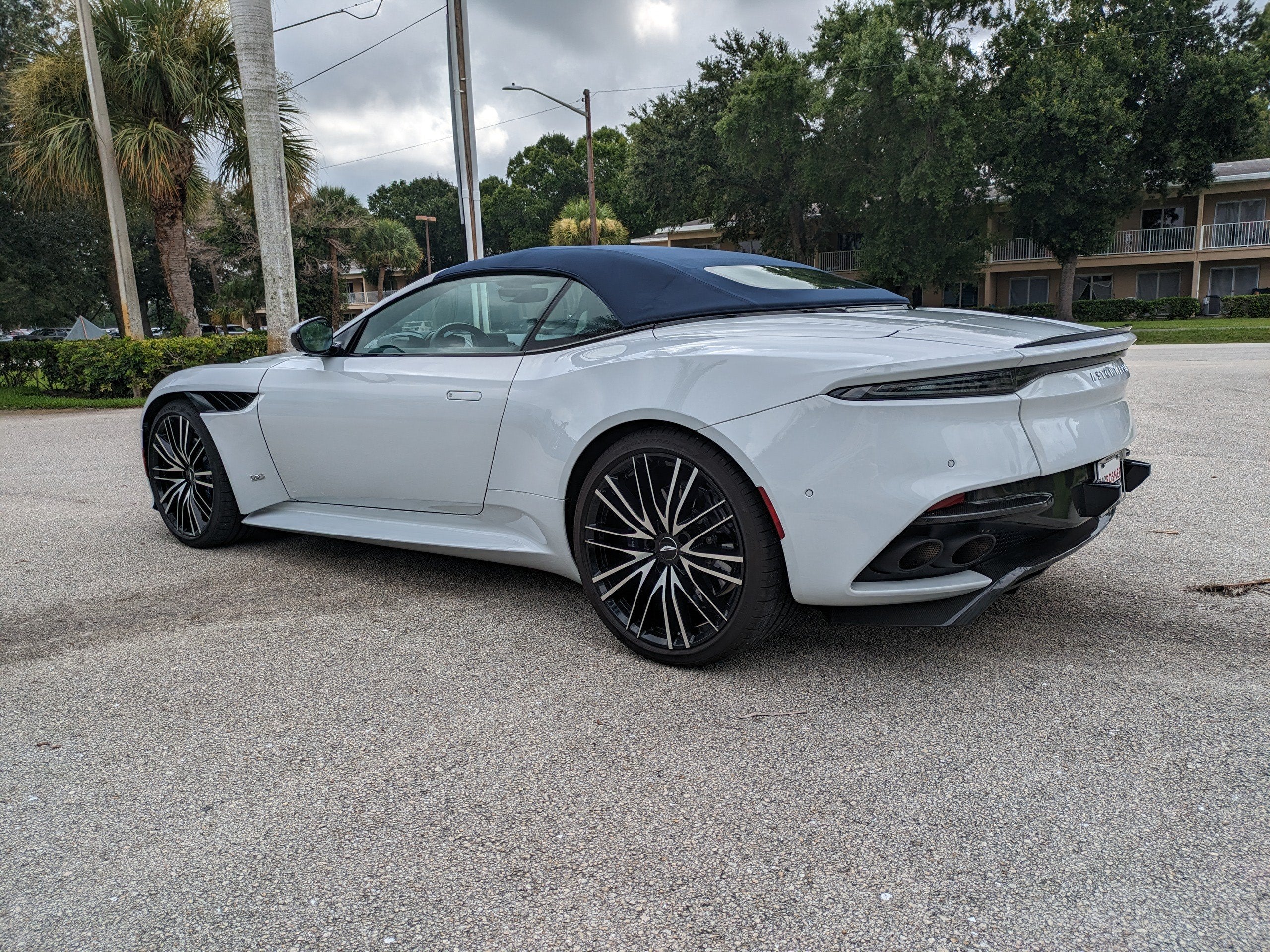2020 Aston Martin DBS Superleggera