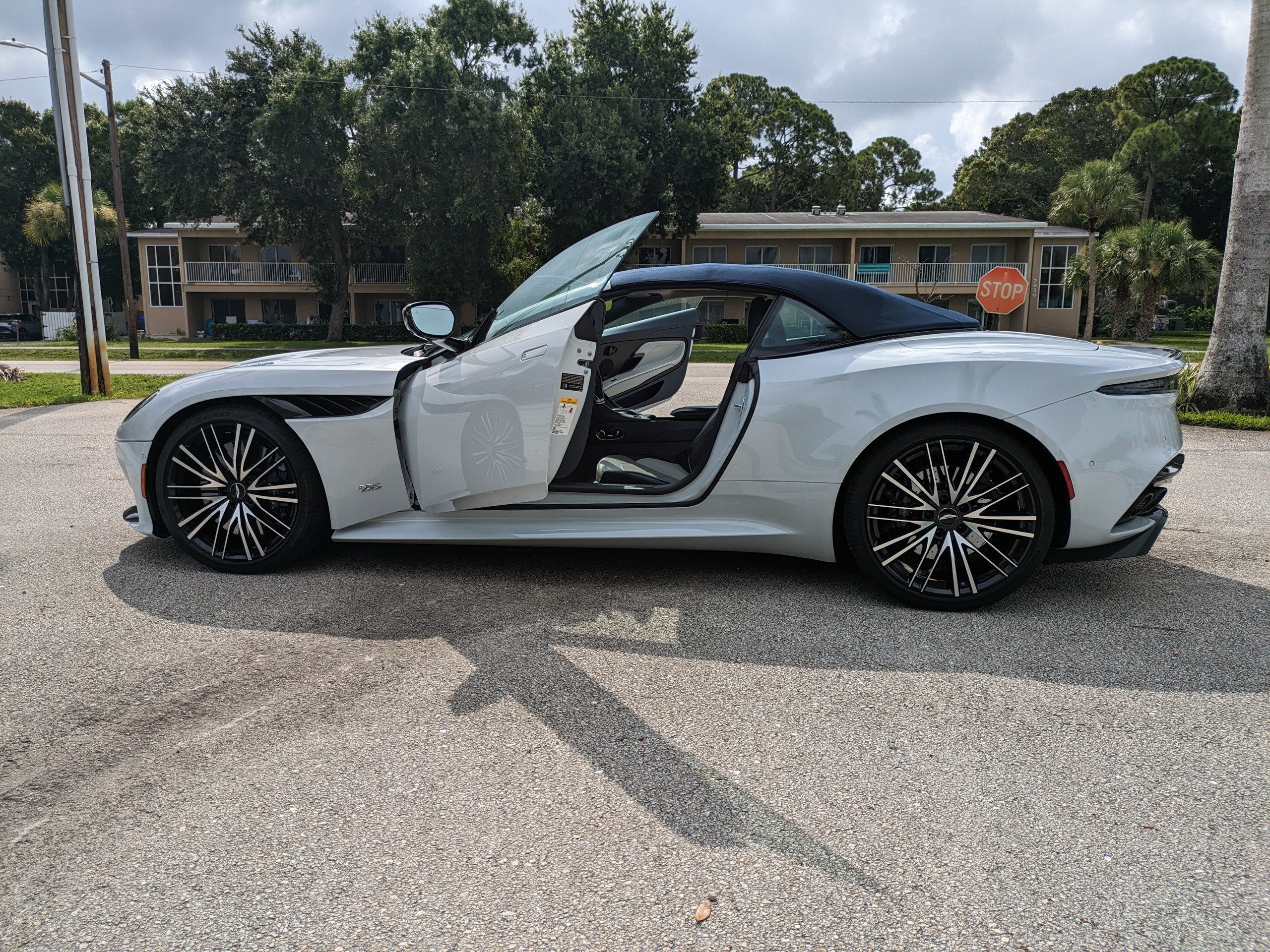 2020 Aston Martin DBS Superleggera