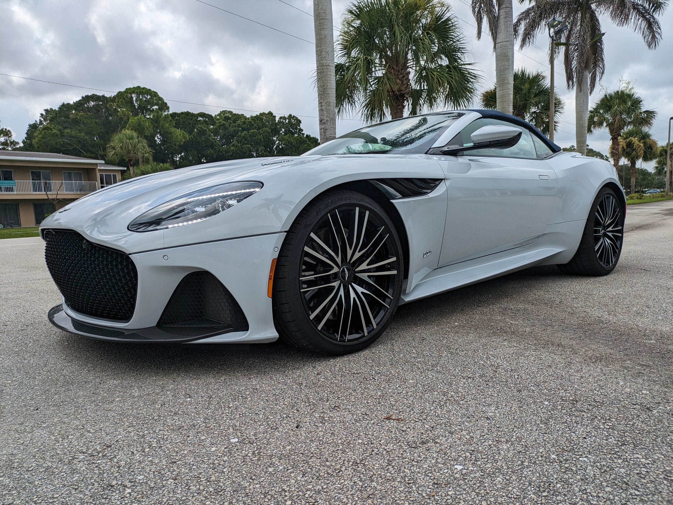 2020 Aston Martin DBS Superleggera