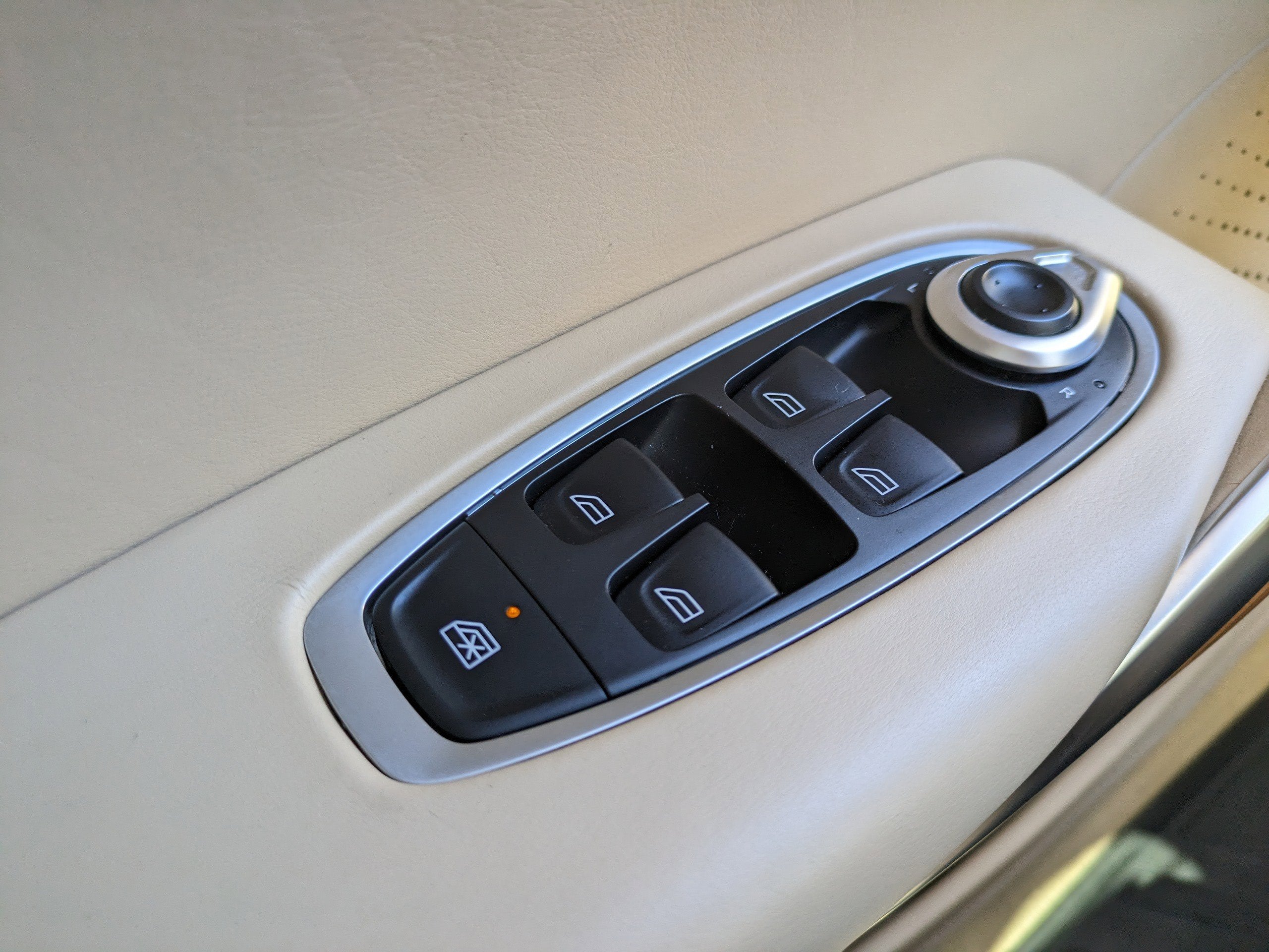 2024 Aston Martin DBX Base