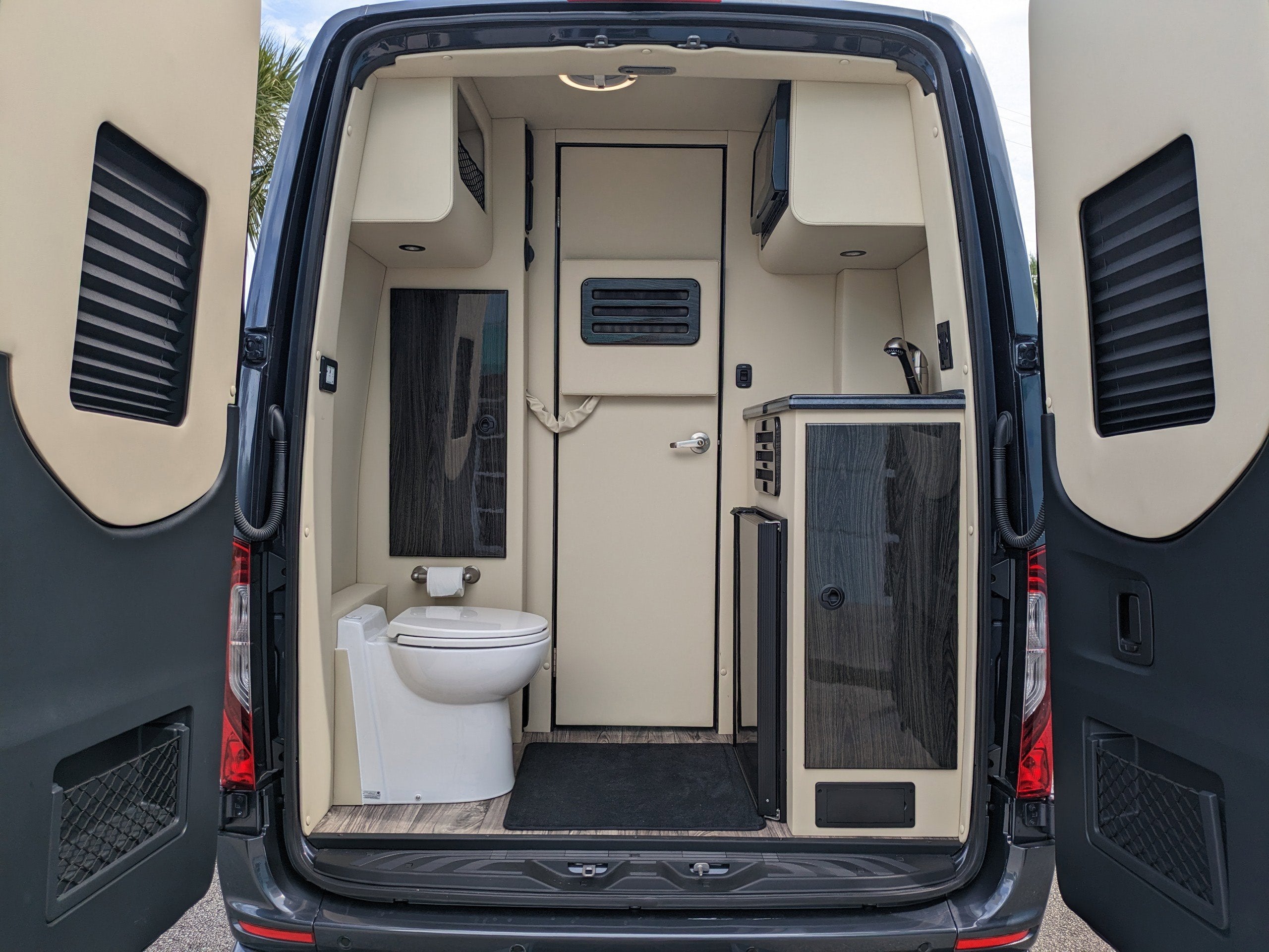 2025 Mercedes-Benz Sprinter Cargo Van Cargo 144 WB