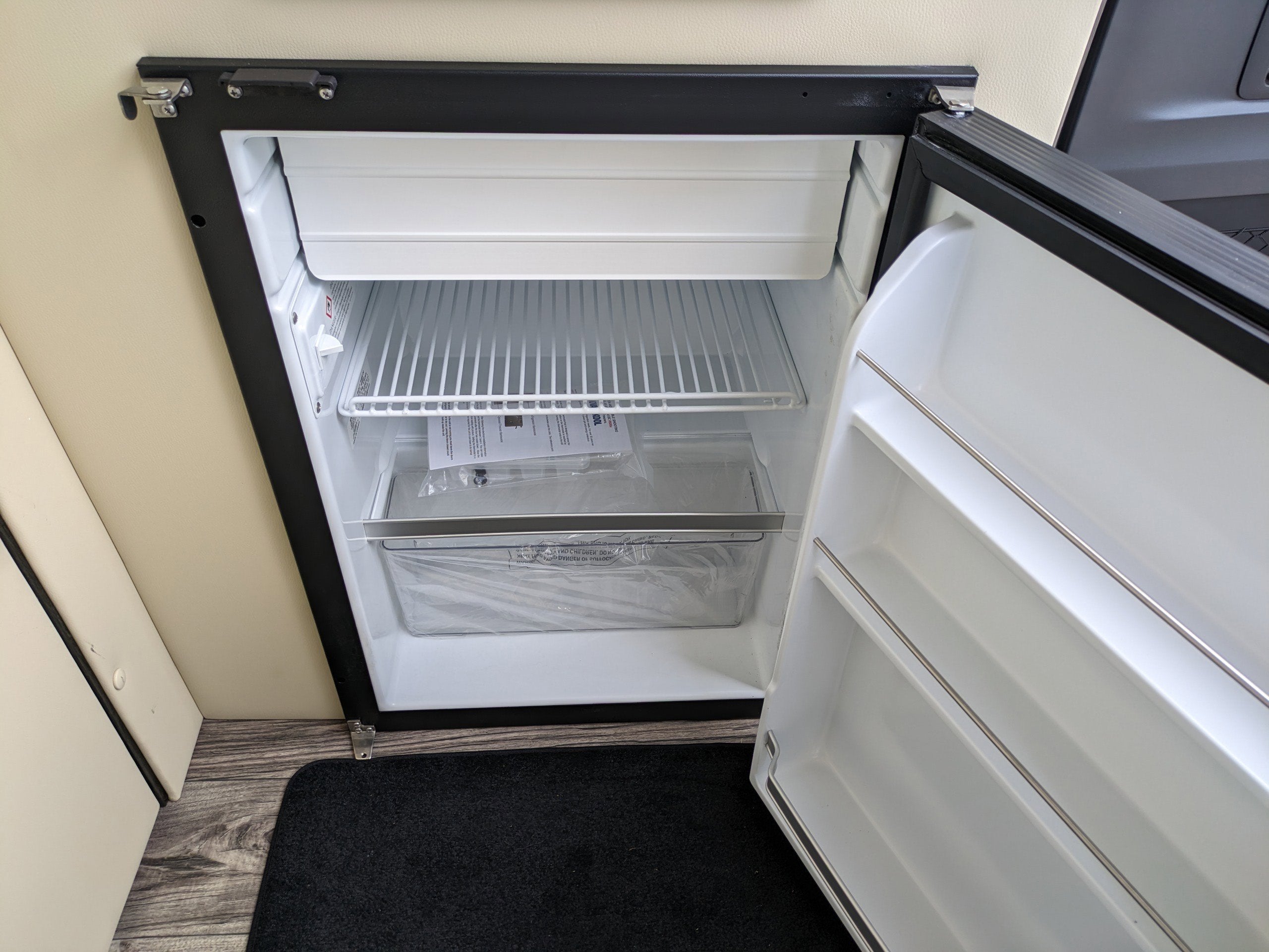 2025 Mercedes-Benz Sprinter Cargo Van Cargo 144 WB