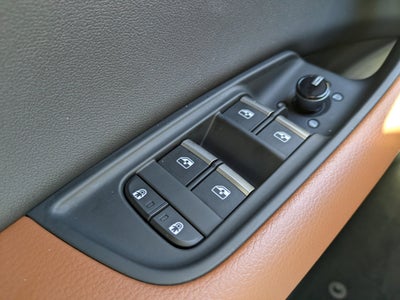 2025 Audi Q8 Premium