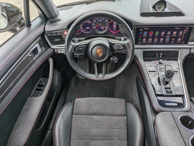 2022 Porsche Panamera GTS