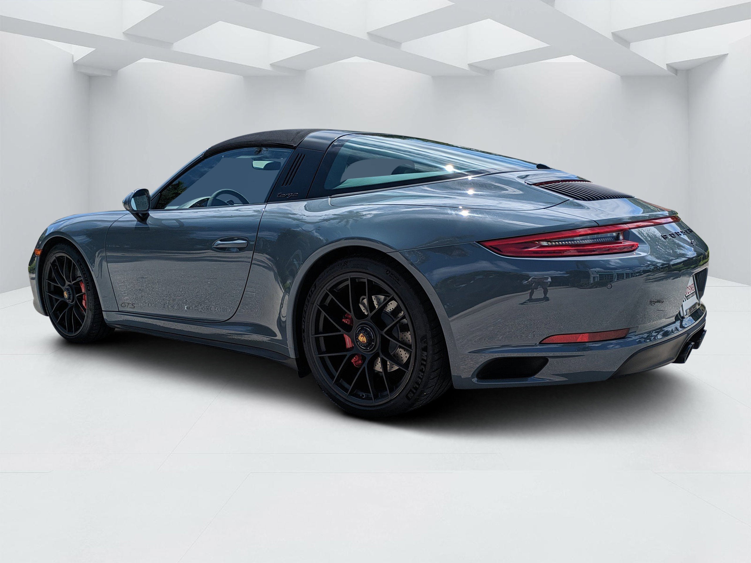 2018 Porsche 911 4 GTS