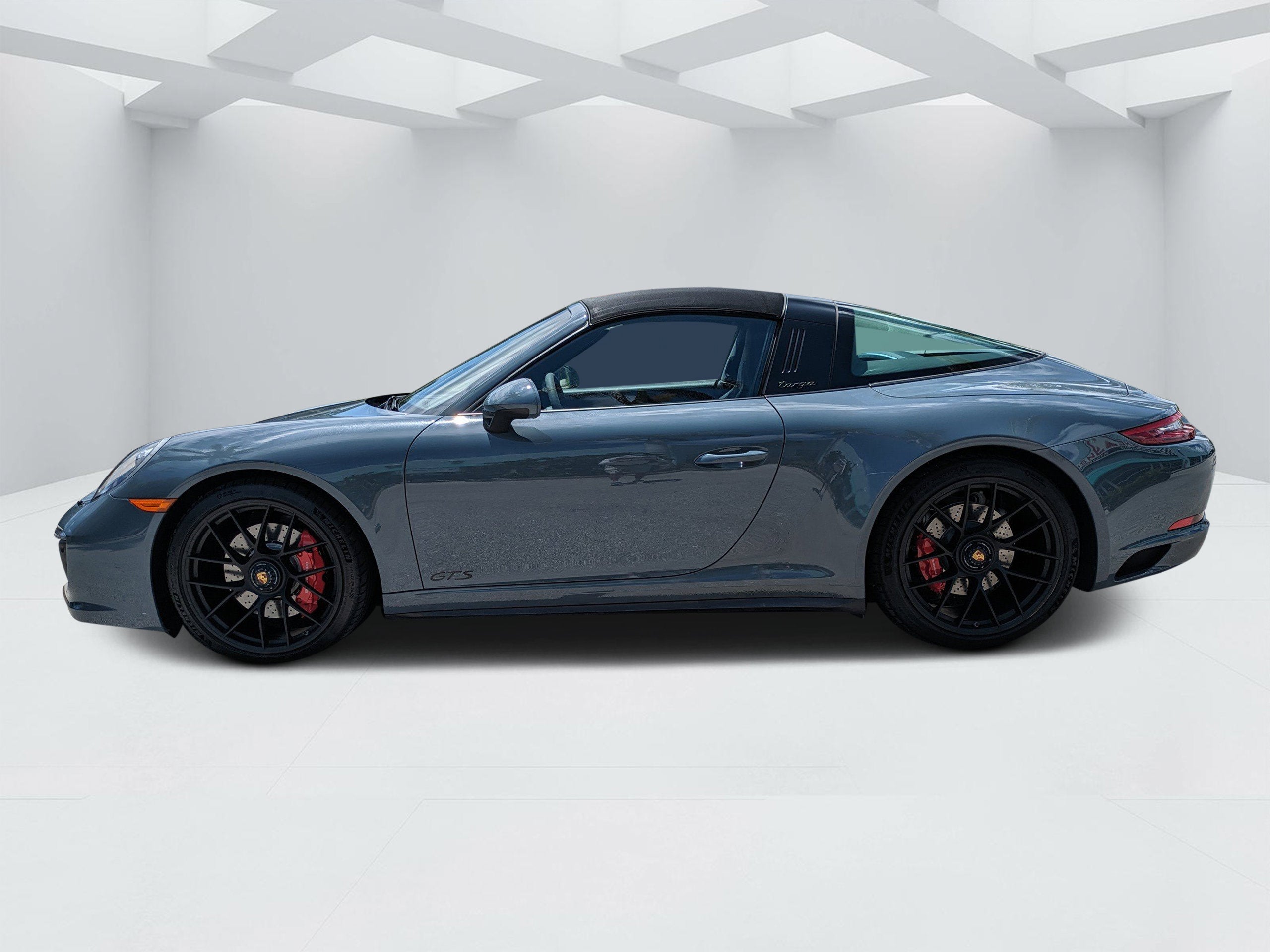 2018 Porsche 911 4 GTS