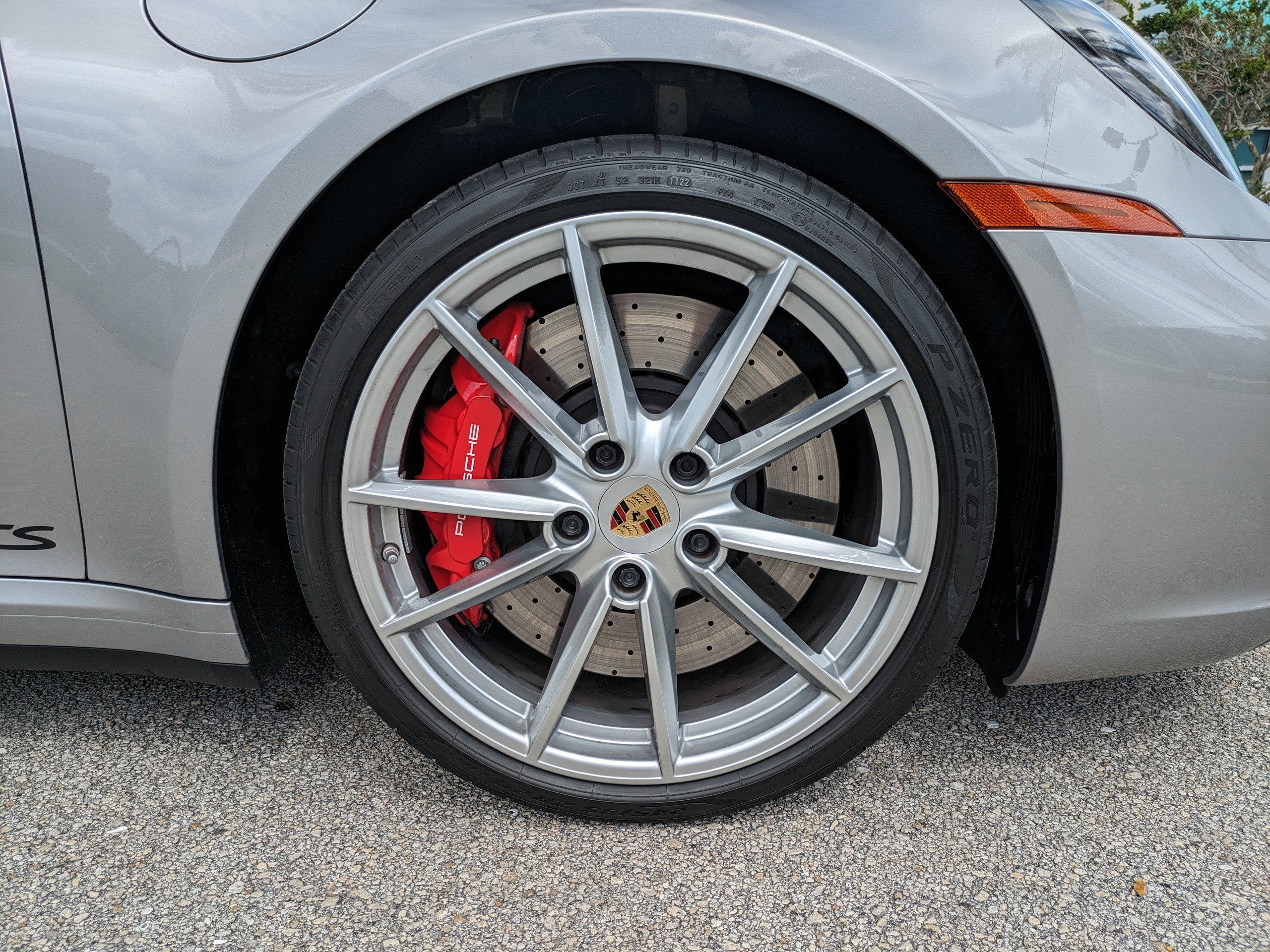 2022 Porsche 911 4 GTS