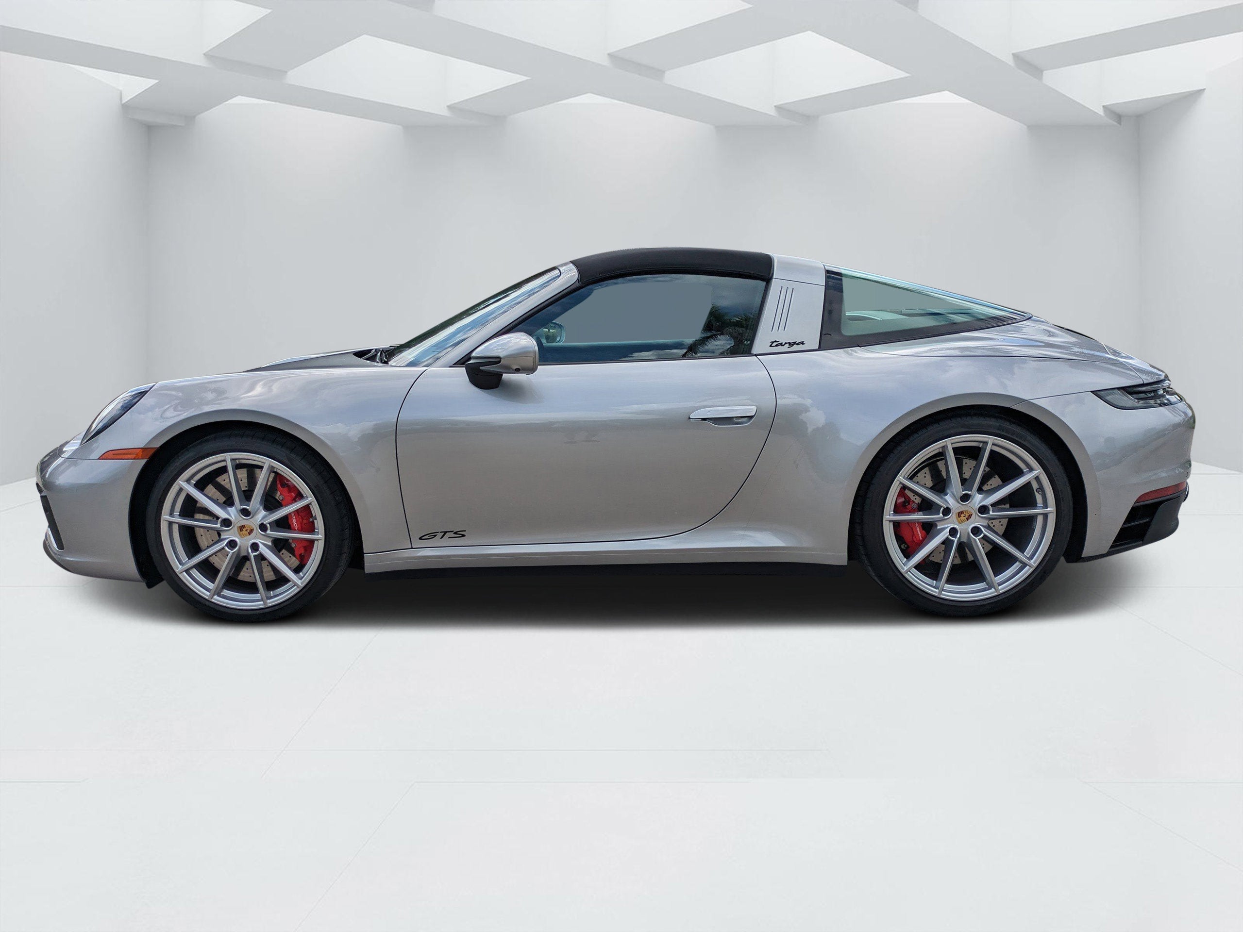 2022 Porsche 911 4 GTS