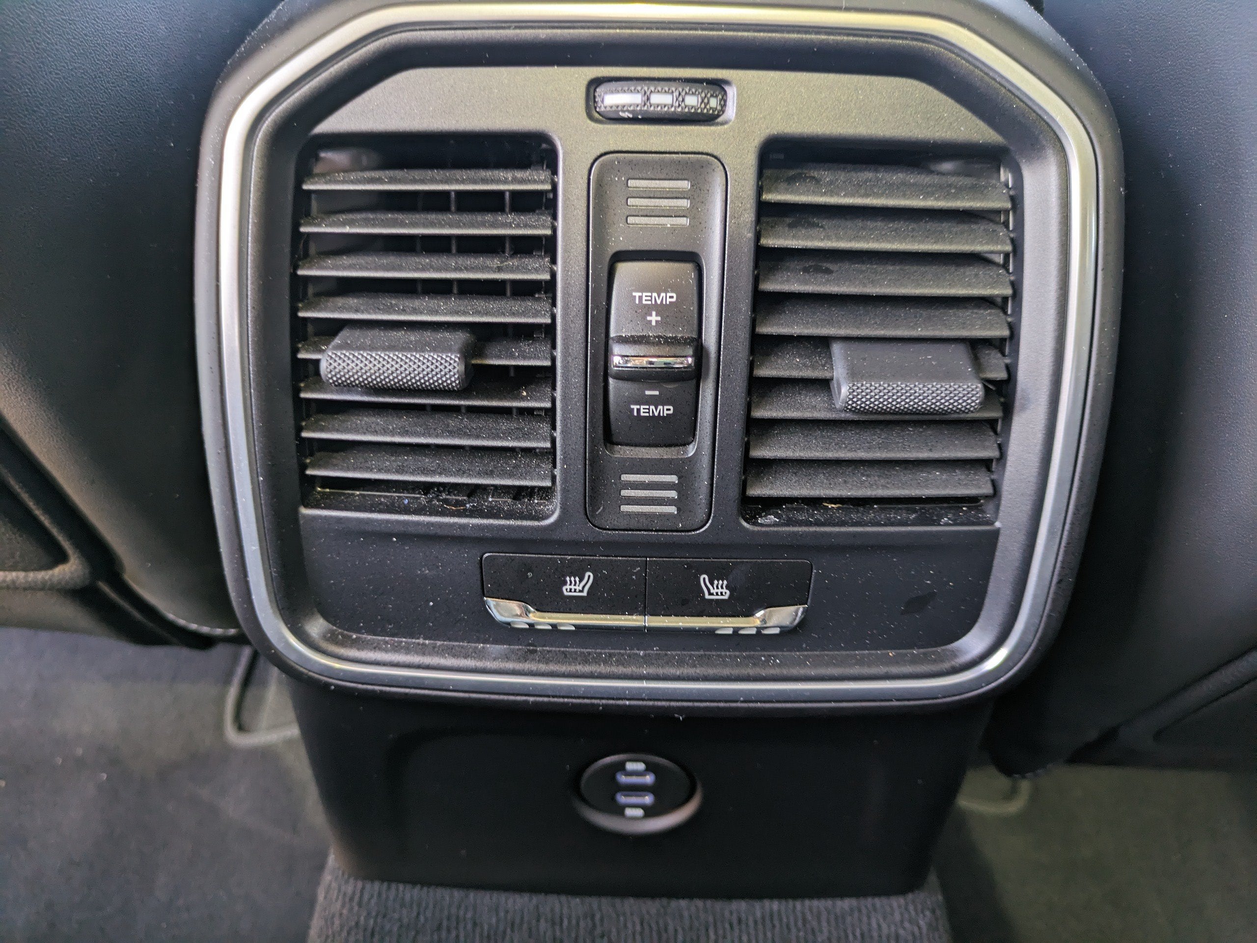 2022 Porsche Macan Base
