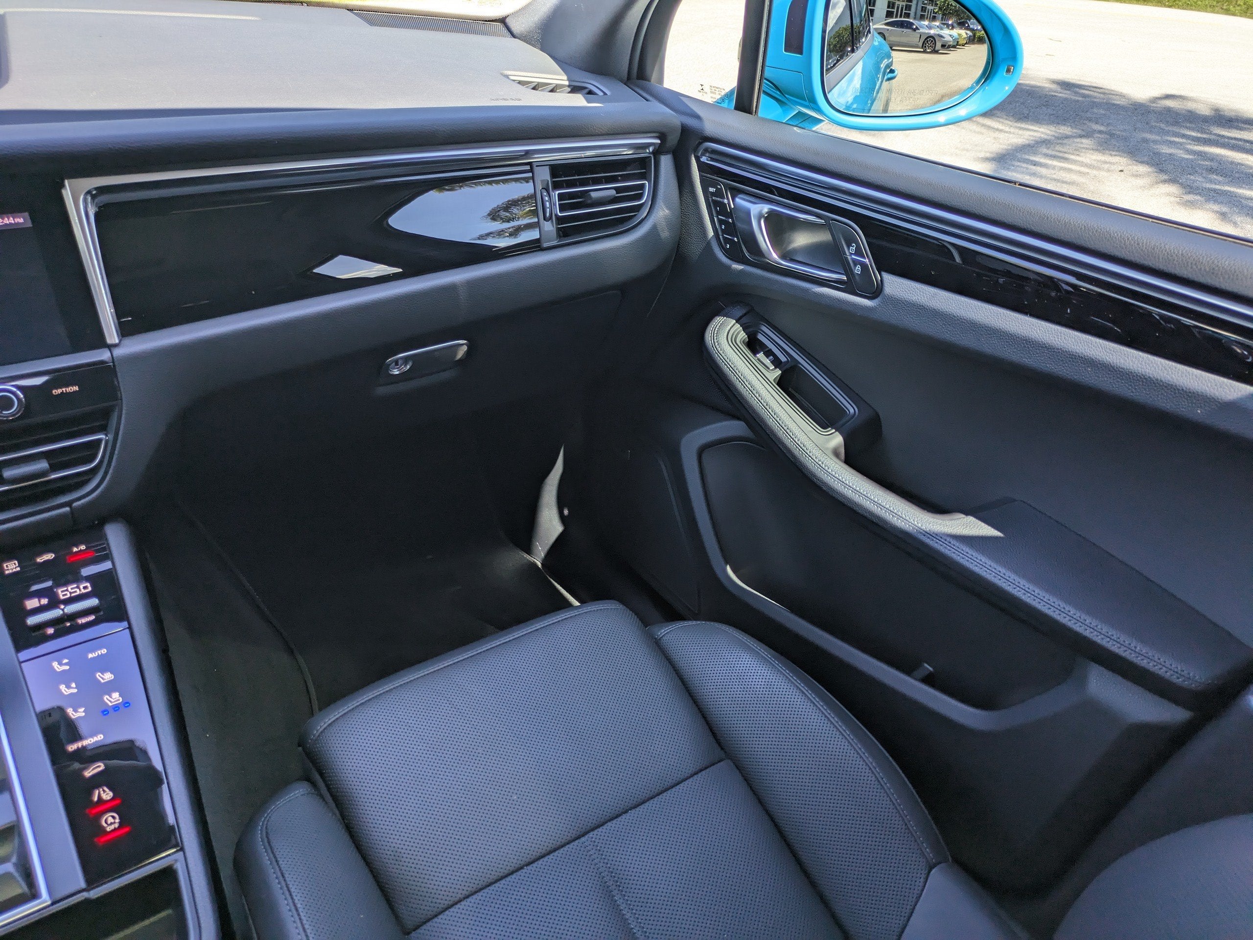 2022 Porsche Macan Base