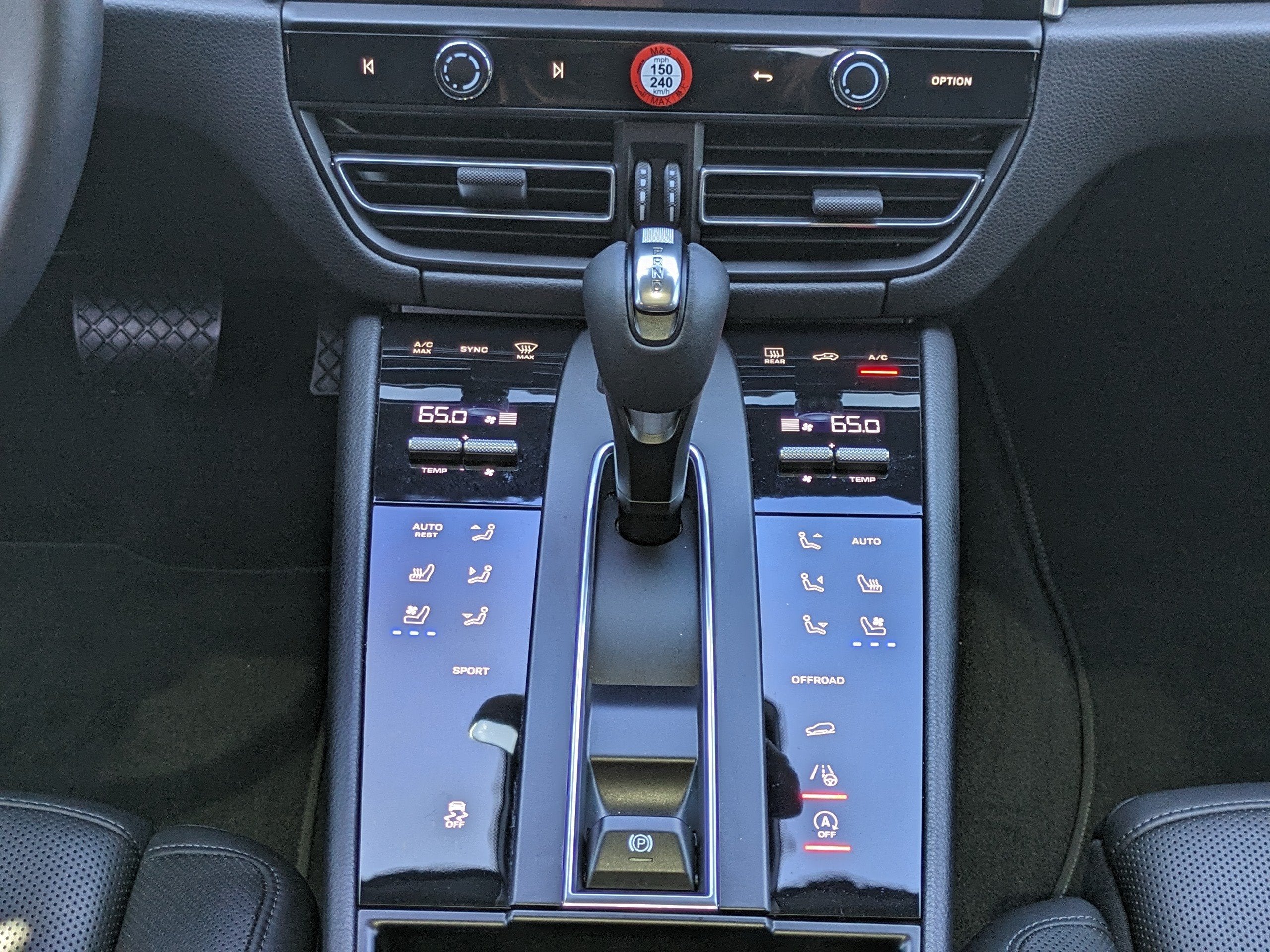 2022 Porsche Macan Base