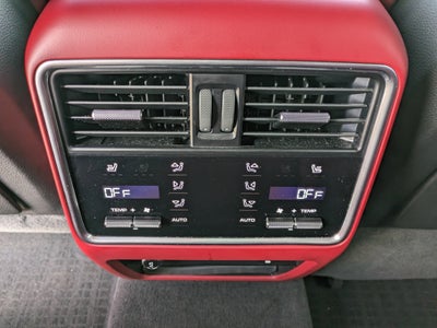 2023 Porsche Cayenne Platinum Edition