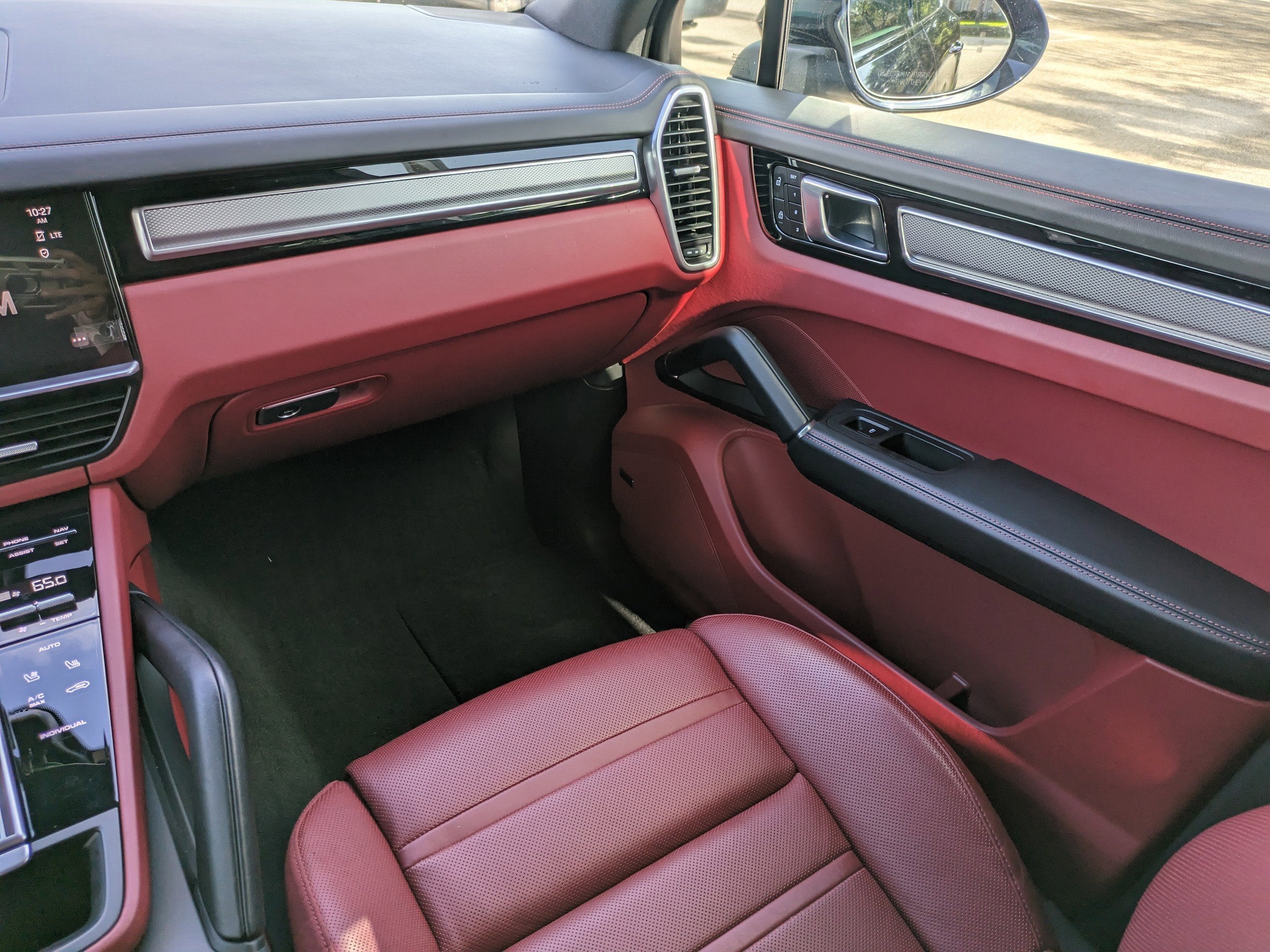 2023 Porsche Cayenne Platinum Edition