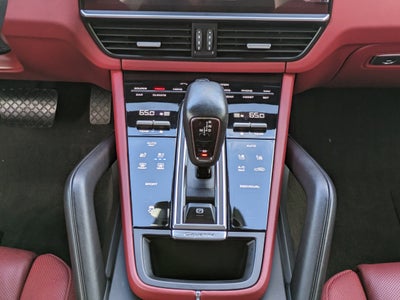 2023 Porsche Cayenne Platinum Edition