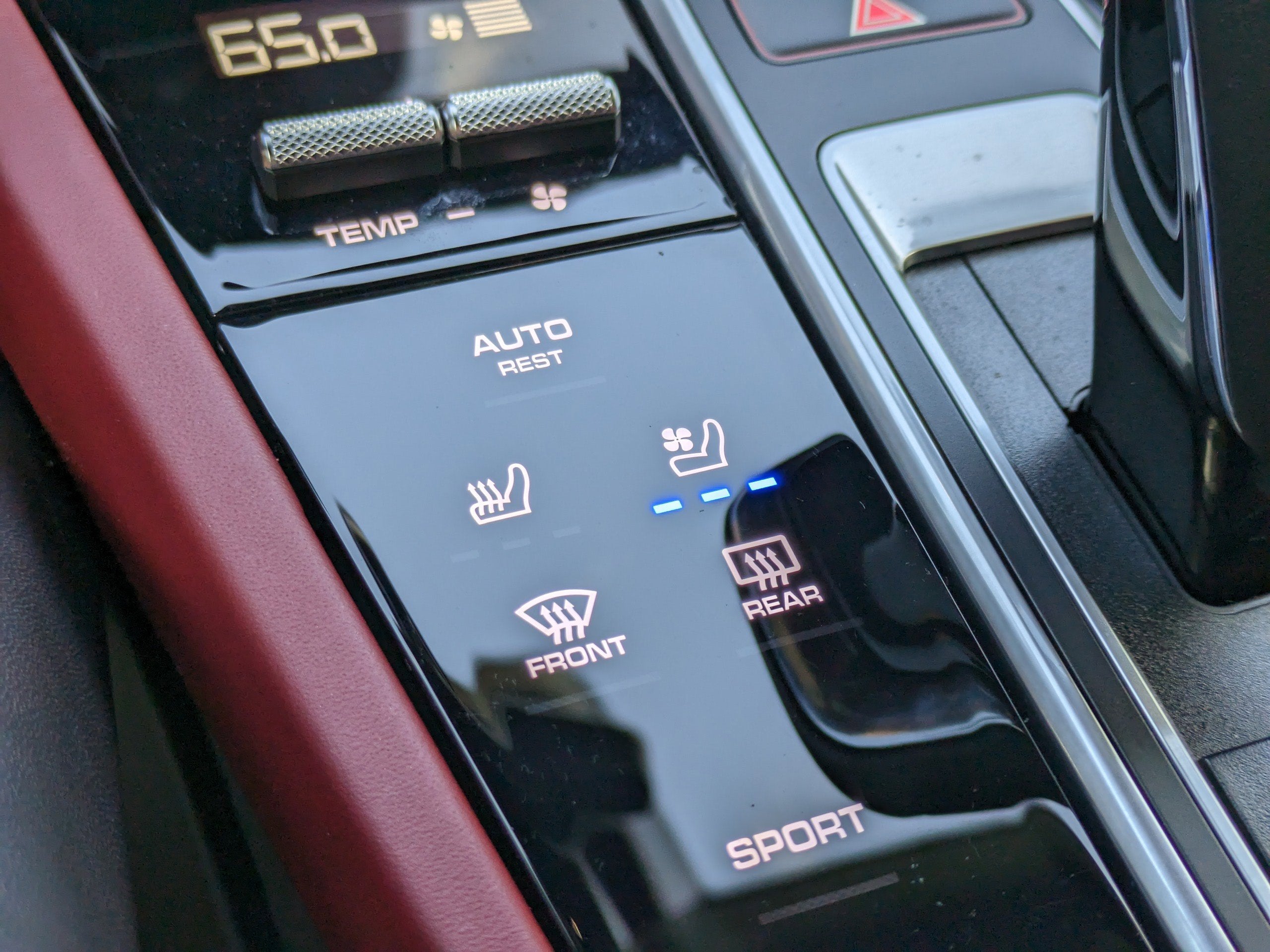 2023 Porsche Cayenne Platinum Edition