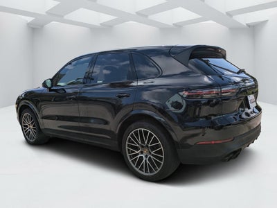 2023 Porsche Cayenne Platinum Edition