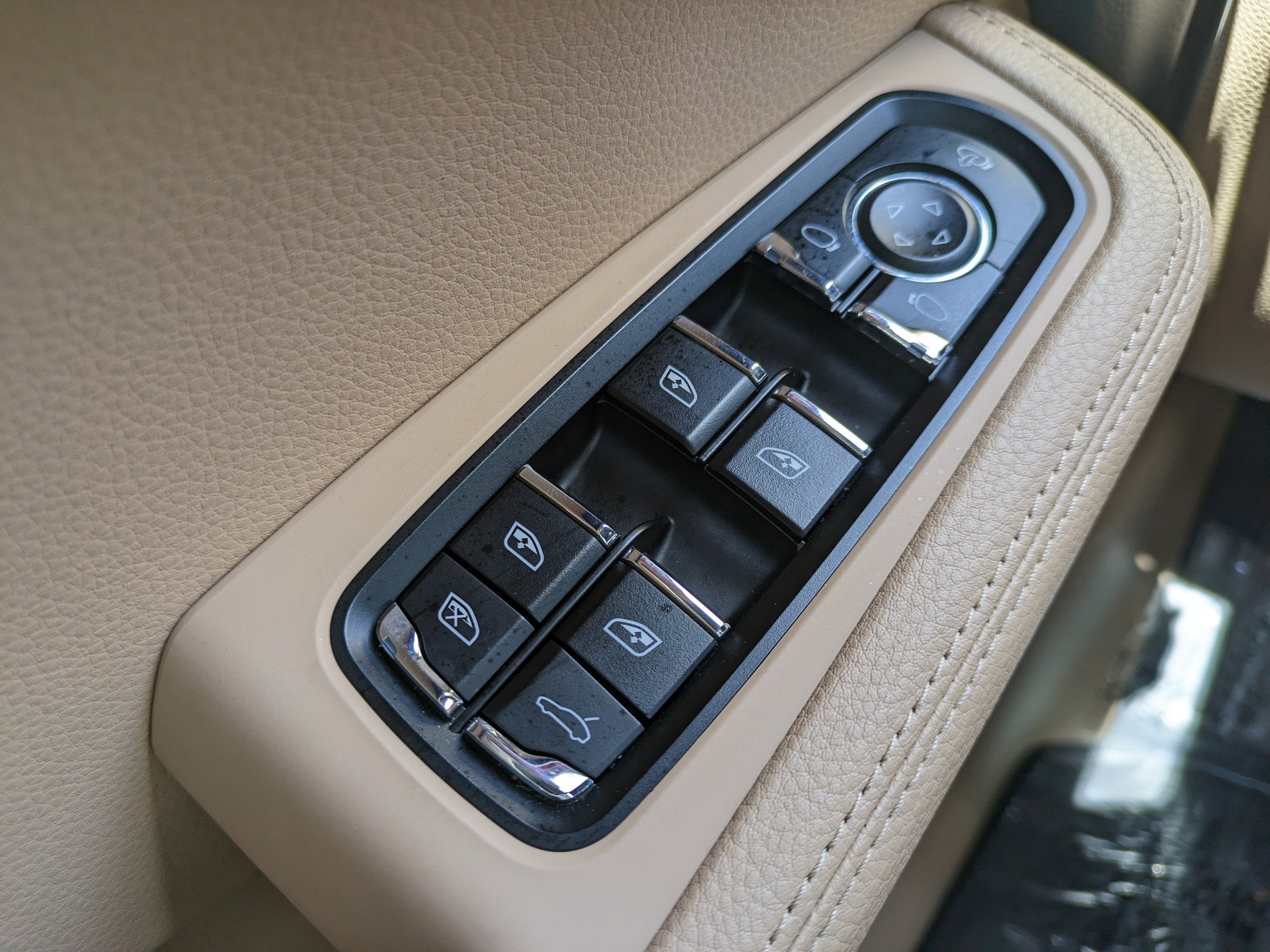 2024 Porsche Macan S