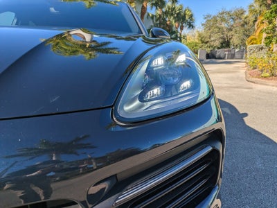 2022 Porsche Cayenne Base