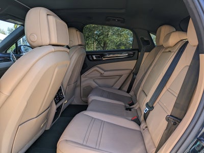 2022 Porsche Cayenne Base