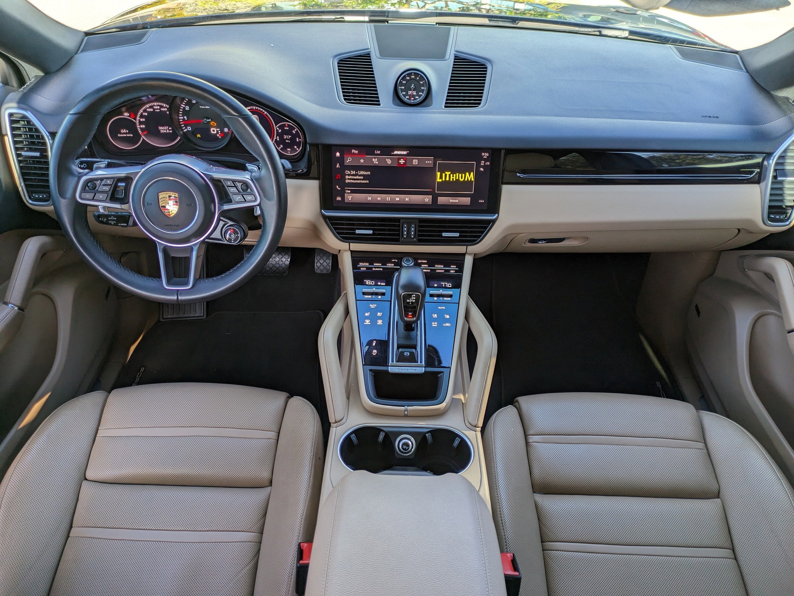 2022 Porsche Cayenne Base