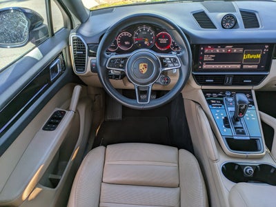 2022 Porsche Cayenne Base