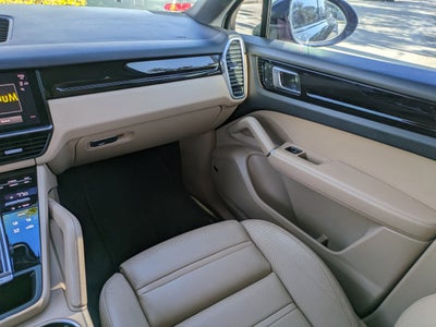 2022 Porsche Cayenne Base