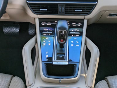 2022 Porsche Cayenne Base