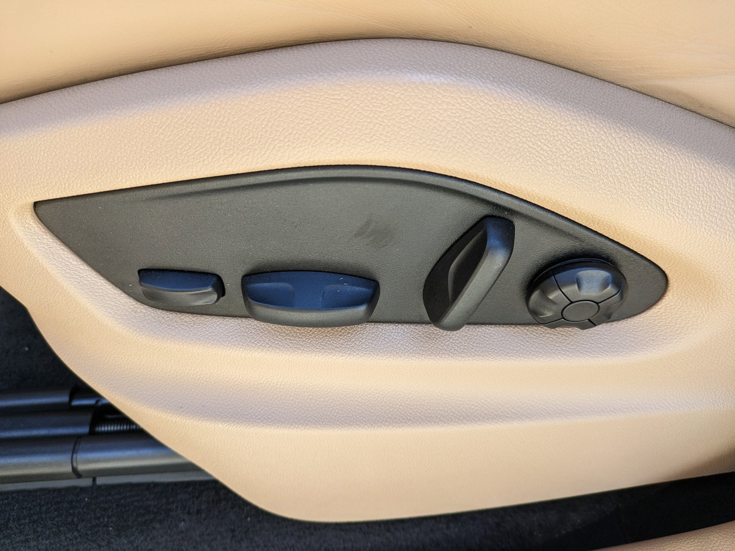 2022 Porsche Cayenne Base