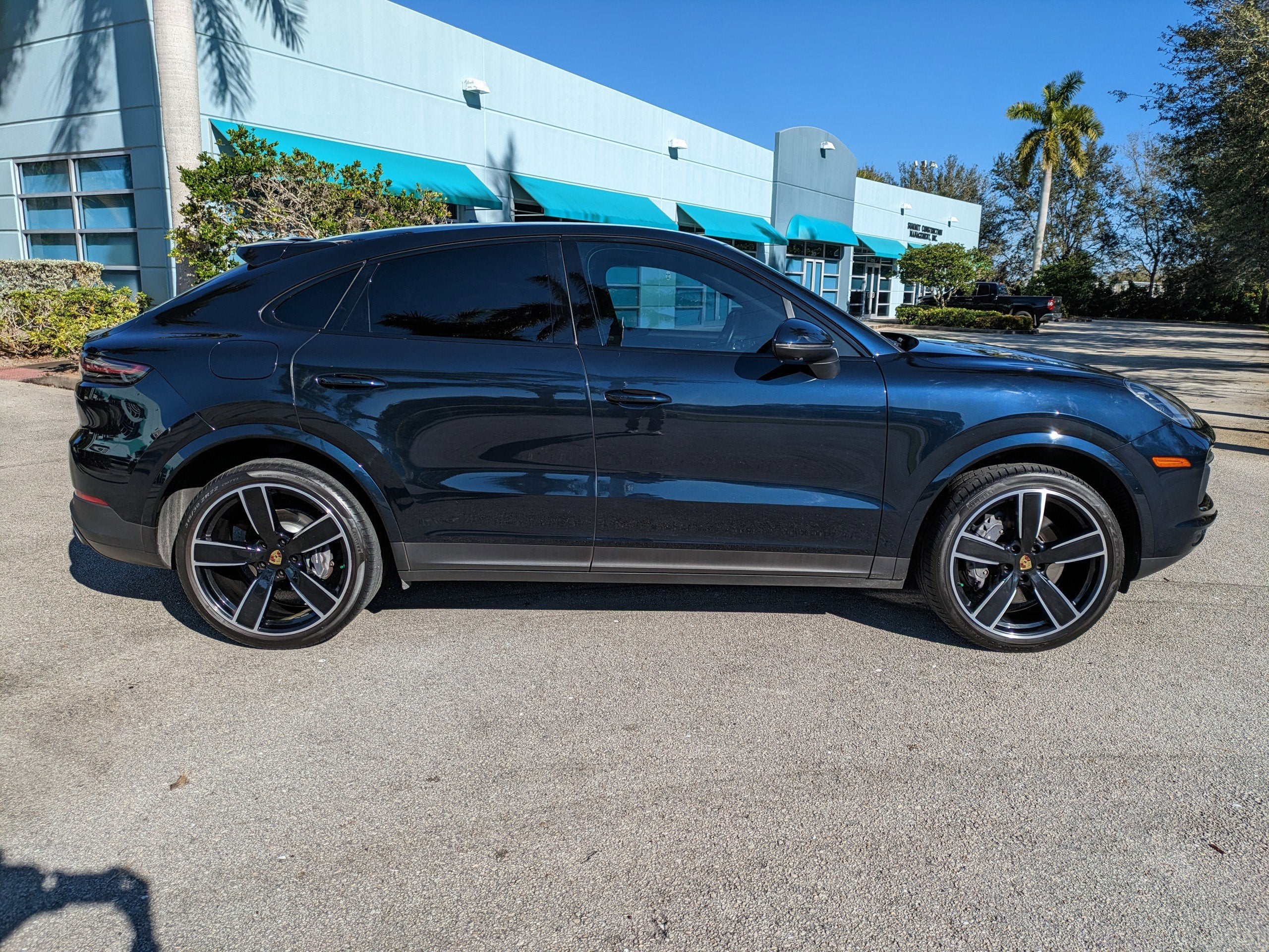 2022 Porsche Cayenne Base